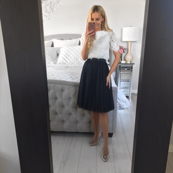 LAST ONE!!! Black Tulle Skirt With Elastic Band - Picture 7 of 8